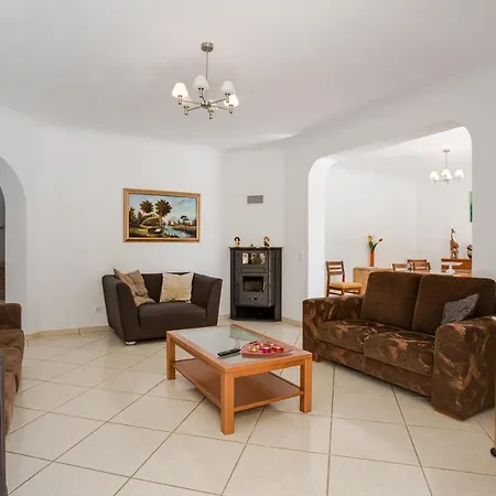 Villa Casa Romanzeiras