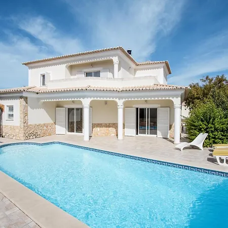 Casa Romanzeiras Villa *