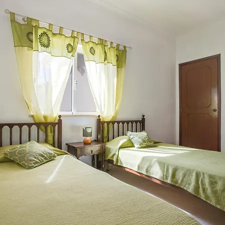 Casa Romanzeiras *