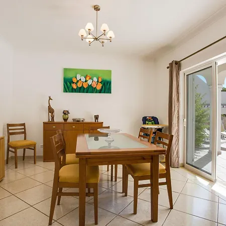 Casa Romanzeiras ヴィラ *