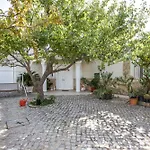 Casa Romanzeiras Villa