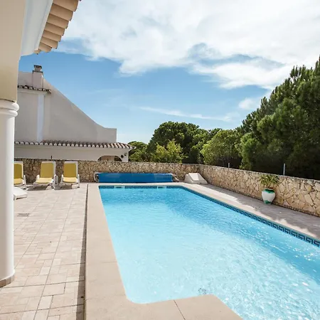 Casa Romanzeiras Villa