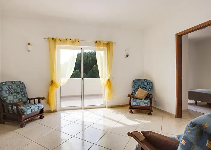 Casa Romanzeiras Villa