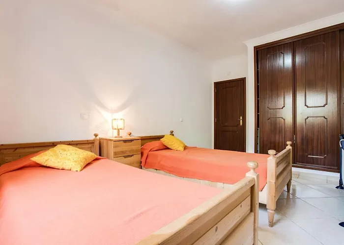 Casa Romanzeiras *