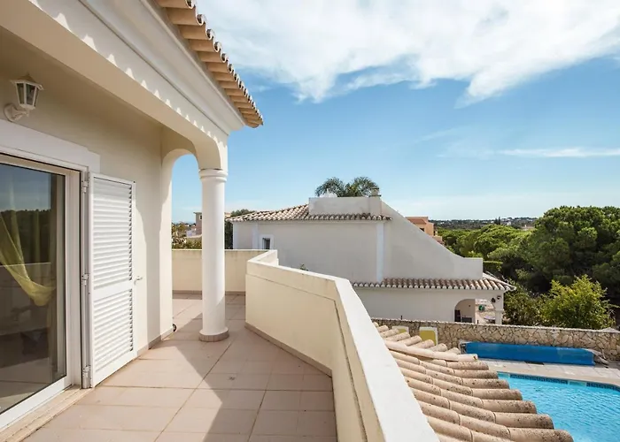 Casa Romanzeiras *